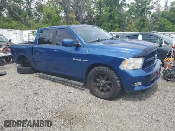 ✅ 2010 Dodge 1500 SLT • VIN: 1D7RV1CT9AS107239 • Lot: 50496425. Wystawiony na Copart z przebiegiem 179 508 mil. Bezpłatny archiwum sprzedaży aukcyjnych z USA i szczegółowy raport historii pojazdu na DreamBid. Zdjęcie 4.