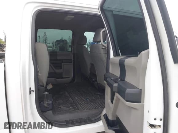 ✅ 2018 Ford F-250 XL • VIN: 1FT7W2B66JEC25103 • Lot: 41108742. Listed on IAAI with 122,436 mi. Free auction sales archive from the USA and detailed vehicle history report at DreamBid. Image 8.