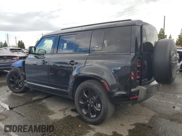 ✅ 2021 Land Rover Defender • VIN: SALE3ERU4M2035823 • Лот: 81151125. Опубликован ранее на Copart с пробегом 70 667 миль. Бесплатный доступ к архиву аукционных продаж из США и подробный отчёт об истории автомобиля на DreamBid. Изображение 2.