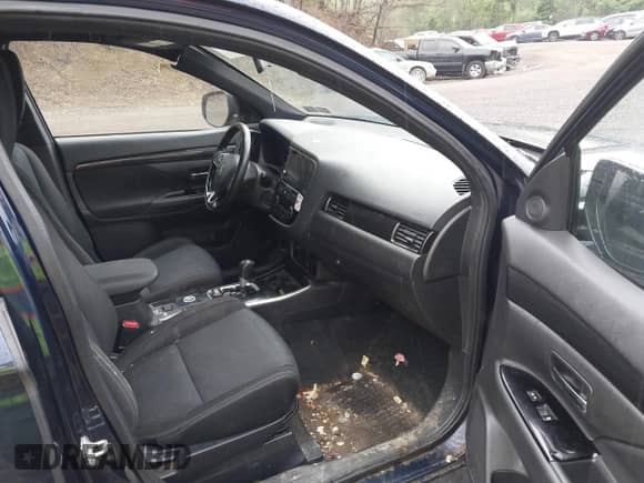 2018 Mitsubishi Outlander ES z VIN JA4AZ3A30JZ035648, wystawiony jako IAAI lot #42513975 z przebiegiem 78 545 mil mil oraz . Historia ofert i sprzedaży dostępna na DreamBid. Obrazek 5.