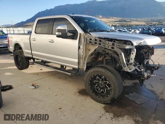 ✅ 2017 Ford F-350 Platinum • VIN: 1FT8W3B6XHEE46949 • Lot: 85487845. Listed on Copart with 179,305 mi. Free auction sales archive from the USA and detailed vehicle history report at DreamBid. Image 4.