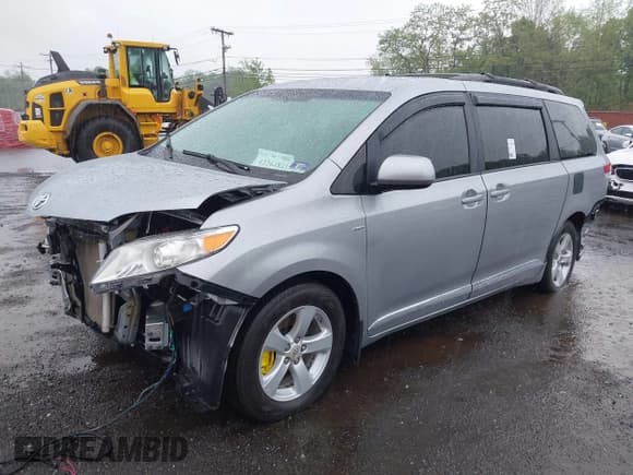 ✅ 2011 Toyota Sienna LE AAS • VIN: 5TDKK3DC7BS165746 • Лот: 42264841. Опубликован ранее на IAAI с пробегом 173 236 миль. Бесплатный доступ к архиву аукционных продаж из США и подробный отчёт об истории автомобиля на DreamBid. Изображение 18.