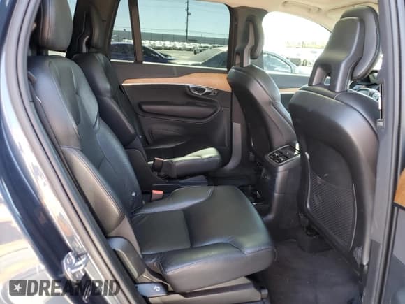 ✅ 2021 Volvo XC90 Inscription Expression • VIN: YV4BR00K2M1683994 • Lot: 71658685. Listed on Copart with 74,013 mi. Free auction sales archive from the USA and detailed vehicle history report at DreamBid. Image 11.