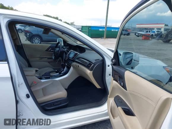 2017 Honda Accord EX-L z VIN JHMCR6F56HC011456, wystawiony jako IAAI lot #43142677 z przebiegiem 199 996 mil mil oraz . Historia ofert i sprzedaży dostępna na DreamBid. Obrazek 5.