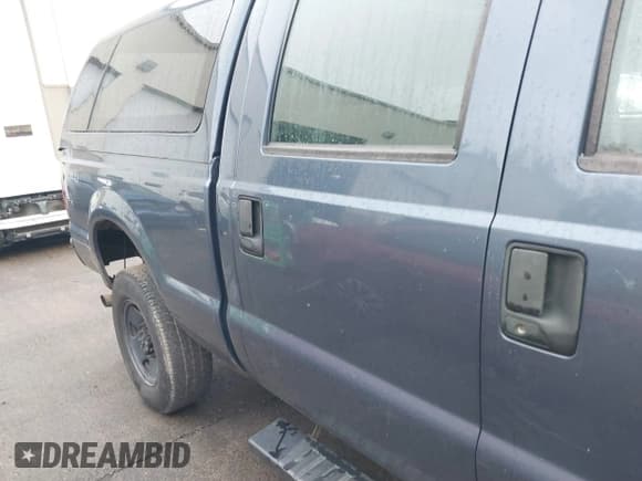 ✅ 2006 Ford F-250 XL • VIN: 1FTSW21506ED52679 • Лот: 41049443. Опубликован ранее на IAAI с пробегом 241 969 миль. Бесплатный доступ к архиву аукционных продаж из США и подробный отчёт об истории автомобиля на DreamBid. Изображение 18.