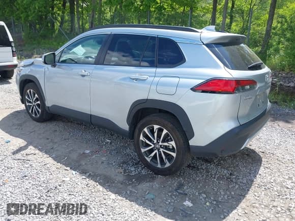 ✅ 2023 Toyota Corolla Cross XLE • VIN: 7MUDAABGXPV076689 • Lot: 42370023. Listed on IAAI with 36,247 mi. Free auction sales archive from the USA and detailed vehicle history report at DreamBid. Image 3.