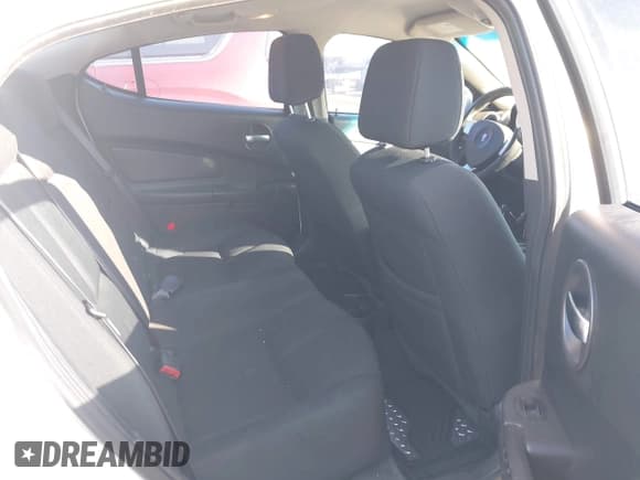 ✅ 2007 Pontiac Grand Prix • VIN: 2G2WP552X71218673 • Lot: 43769140. Wystawiony na IAAI z przebiegiem 106 005 mil. Bezpłatny archiwum sprzedaży aukcyjnych z USA i szczegółowy raport historii pojazdu na DreamBid. Zdjęcie 8.