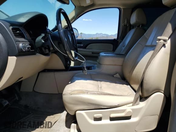 ✅ 2007 Chevrolet Suburban LTZ • VIN: 3GNFC16J27G211284 • Lot: 56581835. Listed on Copart with 186,515 mi. Free auction sales archive from the USA and detailed vehicle history report at DreamBid. Image 7.