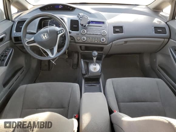 ✅ 2010 Honda Civic DX-G • VIN: 2HGFA1F47AH039576 • Лот: 85690385. Опубликован ранее на Copart с пробегом 213 246 миль. Бесплатный доступ к архиву аукционных продаж из США и подробный отчёт об истории автомобиля на DreamBid. Изображение 8.