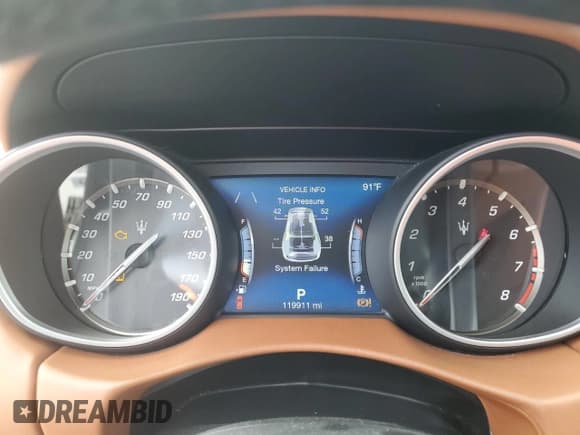 ✅ 2018 Maserati Levante S GranSport • VIN: ZN661YUS0JX272198 • Лот: 69862165. Опубликован ранее на Copart с пробегом Не указан. Бесплатный доступ к архиву аукционных продаж из США и подробный отчёт об истории автомобиля на DreamBid. Изображение 9.