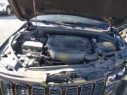 ✅ 2019 Jeep Grand Cherokee Altitude • VIN: 1C4RJFAG6KC786424 • Lot: 43420353. Wystawiony na IAAI z przebiegiem 76 367 mil. Bezpłatny archiwum sprzedaży aukcyjnych z USA i szczegółowy raport historii pojazdu na DreamBid. Zdjęcie 10.