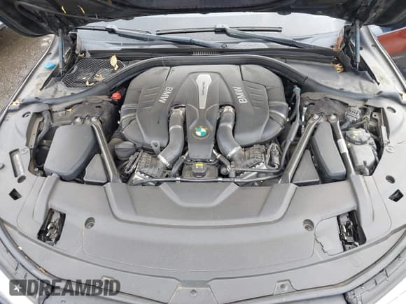 ✅ 2016 BMW 7 Series 750i • VIN: WBA7F0C57GGL99749 • Lot: 43358905. Wystawiony na IAAI z przebiegiem 116 351 mil. Bezpłatny archiwum sprzedaży aukcyjnych z USA i szczegółowy raport historii pojazdu na DreamBid. Zdjęcie 10.