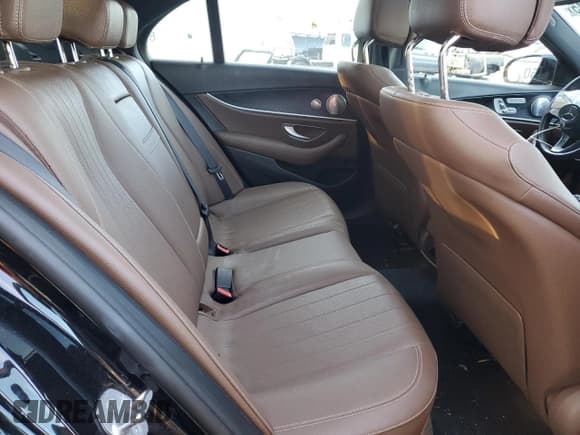 ✅ 2017 Mercedes-Benz E 300 Luxury • VIN: WDDZF4KB1HA123636 • Lot: 92111815. Listed on Copart with 121,655 mi. Free auction sales archive from the USA and detailed vehicle history report at DreamBid. Image 10.