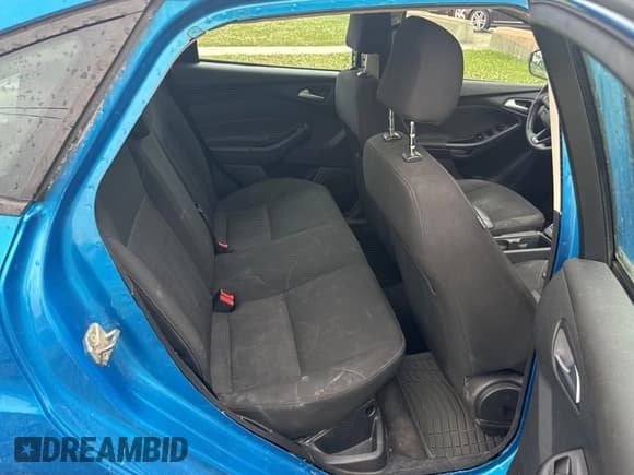 ✅ 2015 Ford Focus SE • VIN: 1FADP3F28FL379575 • Lot: 59980005. Listed on Copart with 198,815 mi. Free auction sales archive from the USA and detailed vehicle history report at DreamBid. Image 6.