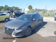 ✅ 2023 Nissan Altima SL • VIN: 1N4BL4EV4PN410976 • Lot: 43213334. Wystawiony na IAAI z przebiegiem 24 589 mil. Bezpłatny archiwum sprzedaży aukcyjnych z USA i szczegółowy raport historii pojazdu na DreamBid. Zdjęcie 2.