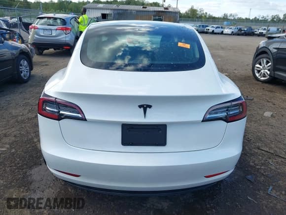 ✅ 2023 Tesla Model 3 • VIN: 5YJ3E1EA1PF492555 • Lot: 43334011. Wystawiony na IAAI z przebiegiem 36 654 mil. Bezpłatny archiwum sprzedaży aukcyjnych z USA i szczegółowy raport historii pojazdu na DreamBid. Zdjęcie 6.