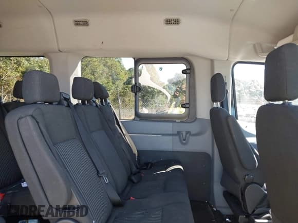 ✅ 2016 Ford Transit XL • VIN: 1FBAX2CG0GKA33426 • Lot: 43389777. Wystawiony na IAAI z przebiegiem 101 738 mil. Bezpłatny archiwum sprzedaży aukcyjnych z USA i szczegółowy raport historii pojazdu na DreamBid. Zdjęcie 8.