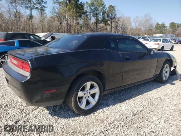 ✅ 2011 Dodge Challenger • VIN: 2B3CJ4DG1BH512889 • Lot: 46785465. Wystawiony na Copart z przebiegiem 273 040 mil. Bezpłatny archiwum sprzedaży aukcyjnych z USA i szczegółowy raport historii pojazdu na DreamBid. Zdjęcie 3.