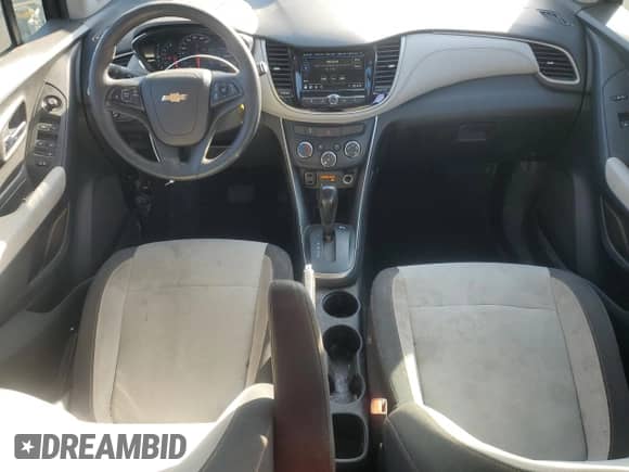 2019 Chevrolet Trax LS z VIN 3GNCJKSB9KL404321, wystawiony jako Copart lot #91449015 z przebiegiem 156 814 mil mil oraz Czysty tytuł • Clean title. Historia ofert i sprzedaży dostępna na DreamBid. Obrazek 8.