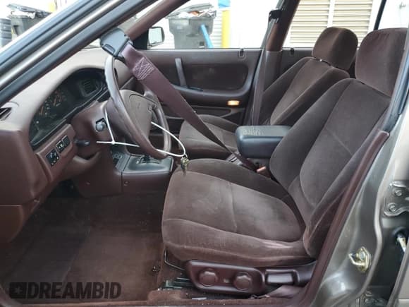 ✅ 1990 Nissan Maxima • VIN: JN1HJ01P3LT393901 • Lot: 79912694. Listed on Copart with 127,678 mi. Free auction sales archive from the USA and detailed vehicle history report at DreamBid. Image 7.