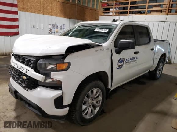 ✅ 2022 Chevrolet Silverado 1500 Custom • VIN: 3GCPYBEK8NG164578 • Lot: 51299555. Wystawiony na Copart z przebiegiem 34 630 mil. Bezpłatny archiwum sprzedaży aukcyjnych z USA i szczegółowy raport historii pojazdu na DreamBid. Zdjęcie 1.