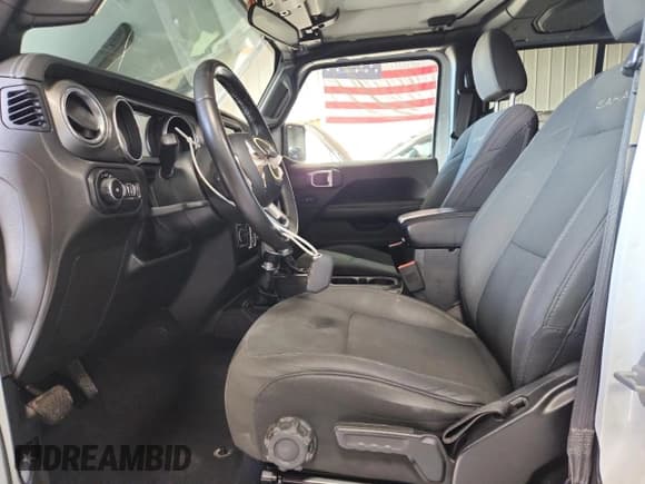 ✅ 2018 Jeep Wrangler Unlimited Sahara • VIN: 1C4HJXEG6JW216240 • Лот: 81991285. Опубликован ранее на Copart с пробегом 87 608 миль. Бесплатный доступ к архиву аукционных продаж из США и подробный отчёт об истории автомобиля на DreamBid. Изображение 7.