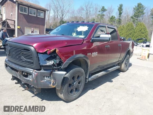 ✅ 2017 Ram 2500 Tradesman • VIN: 3C6UR5CJ4HG740822 • Lot: 42020758. Wystawiony na IAAI z przebiegiem 101 771 mil. Bezpłatny archiwum sprzedaży aukcyjnych z USA i szczegółowy raport historii pojazdu na DreamBid. Zdjęcie 2.
