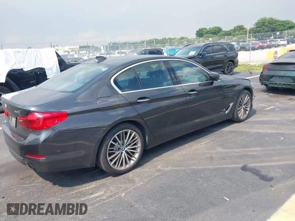 ✅ 2017 BMW 5 Series 530i • VIN: WBAJA5C33HG894936 • Lot: 42987504. Listed on IAAI with 68,186 mi. Free auction sales archive from the USA and detailed vehicle history report at DreamBid. Image 4.
