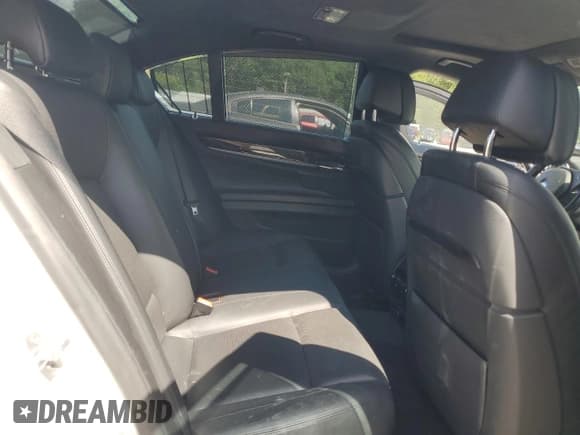 ✅ 2015 BMW 7 Series 750i xDrive • VIN: WBAYB6C51FD965925 • Lot: 64252505. Listed on Copart with 123,038 mi. Free auction sales archive from the USA and detailed vehicle history report at DreamBid. Image 10.