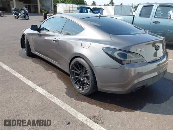 2013 Hyundai Genesis Coupe Track с VIN KMHHU6KJ0DU080216, выставлен на аукционе IAAI как лот 43224548 с пробегом 135 630 миль миль и . История ставок и продаж доступна на DreamBid. Изображение 3.
