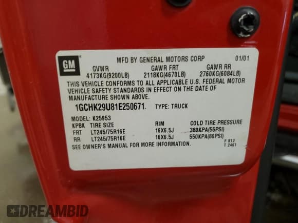 ✅ 2001 Chevrolet Silverado 2500HD LS • VIN: 1GCHK29U81E250671 • Lot: 61221475. Wystawiony na Copart z przebiegiem 139 359 mil. Bezpłatny archiwum sprzedaży aukcyjnych z USA i szczegółowy raport historii pojazdu na DreamBid. Zdjęcie 12.