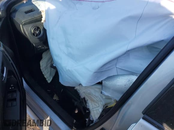 ✅ 2017 Toyota Corolla • VIN: JTNKARJE7HJ537535 • Lot: 90568245. Wystawiony na Copart z przebiegiem Nie podano. Bezpłatny archiwum sprzedaży aukcyjnych z USA i szczegółowy raport historii pojazdu na DreamBid. Zdjęcie 8.