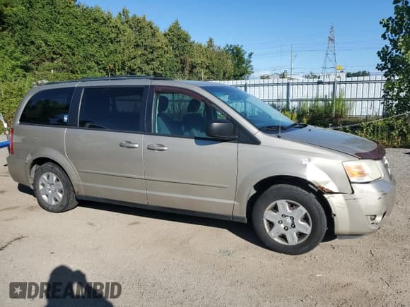 ✅ 2008 Dodge Grand Caravan SE • VIN: 2D8HN44H68R812966 • Lot: 70641565. Wystawiony na Copart z przebiegiem 234 114 mil. Bezpłatny archiwum sprzedaży aukcyjnych z USA i szczegółowy raport historii pojazdu na DreamBid. Zdjęcie 4.