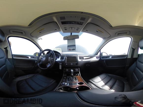 ✅ 2015 Volkswagen Touareg Sport • VIN: WVGEF9BP8FD004961 • Лот: 42839349. Опубликован ранее на IAAI с пробегом Не указан. Бесплатный доступ к архиву аукционных продаж из США и подробный отчёт об истории автомобиля на DreamBid. Изображение 19.