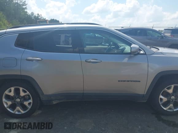 ✅ 2019 Jeep Compass Limited • VIN: 3C4NJCCB1KT660054 • Lot: 42324884. Listed on IAAI with 89,463 mi. Free auction sales archive from the USA and detailed vehicle history report at DreamBid. Image 13.