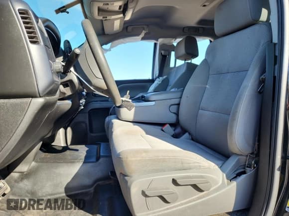 ✅ 2017 Chevrolet Silverado 1500 Custom • VIN: 1GCRCPEHXHZ302599 • Lot: 70905045. Wystawiony na Copart z przebiegiem 78 681 mil. Bezpłatny archiwum sprzedaży aukcyjnych z USA i szczegółowy raport historii pojazdu na DreamBid. Zdjęcie 7.