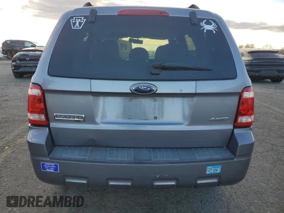 ✅ 2008 Ford Escape XLT • VIN: 1FMCU93148KB35794 • Lot: 91590575. Wystawiony na Copart z przebiegiem 163 888 mil. Bezpłatny archiwum sprzedaży aukcyjnych z USA i szczegółowy raport historii pojazdu na DreamBid. Zdjęcie 6.