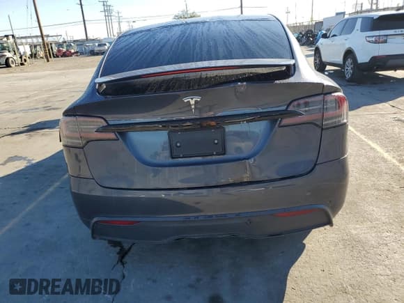 ✅ 2022 Tesla Model X • VIN: 7SAXCDE57NF345653 • Lot: 92273515. Wystawiony na Copart z przebiegiem 39 884 mil. Bezpłatny archiwum sprzedaży aukcyjnych z USA i szczegółowy raport historii pojazdu na DreamBid. Zdjęcie 6.