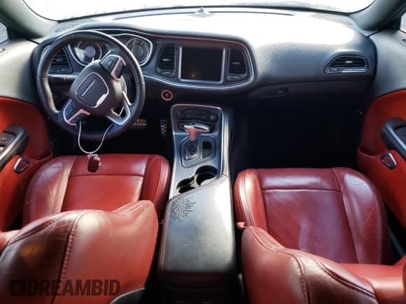 ✅ 2016 Dodge Challenger SXT Plus • VIN: 2C3CDZAG4GH120427 • Lot: 41702044. Wystawiony na Copart z przebiegiem 112 250 mil. Bezpłatny archiwum sprzedaży aukcyjnych z USA i szczegółowy raport historii pojazdu na DreamBid. Zdjęcie 8.