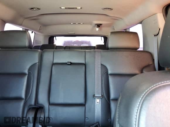 2017 Chevrolet Suburban LT z VIN 1GNSCHKC6HR394544, wystawiony jako Copart lot #70961584 z przebiegiem 118 545 mil mil oraz Czysty tytuł • Clean title. Historia ofert i sprzedaży dostępna na DreamBid. Obrazek 10.