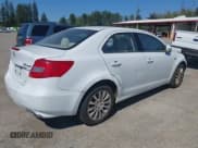 ✅ 2013 Suzuki Kizashi SE • VIN: JS2RF9A36D6100373 • Lot: 42816495. Wystawiony na IAAI z przebiegiem 86 223 mil. Bezpłatny archiwum sprzedaży aukcyjnych z USA i szczegółowy raport historii pojazdu na DreamBid. Zdjęcie 4.