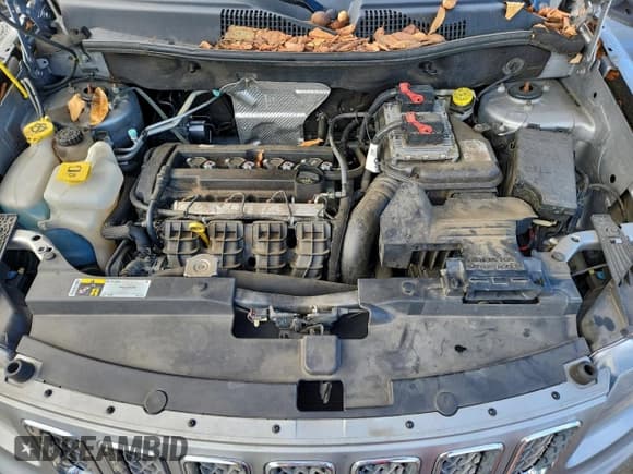 ✅ 2017 Jeep Compass Latitude • VIN: 1C4NJCEAXHD150692 • Lot: 96331365. Listed on Copart with 120,838 mi. Free auction sales archive from the USA and detailed vehicle history report at DreamBid. Image 12.