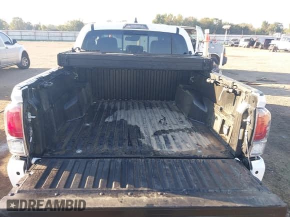 ✅ 2023 Toyota Tacoma SR • VIN: 3TMCZ5AN5PM558010 • Лот: 43358292. Опубликован ранее на IAAI с пробегом 26 117 миль. Бесплатный доступ к архиву аукционных продаж из США и подробный отчёт об истории автомобиля на DreamBid. Изображение 18.