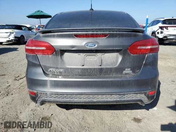 ✅ 2015 Ford Focus SE • VIN: 1FADP3FE4FL300431 • Lot: 68972775. Wystawiony na Copart z przebiegiem 68 362 mil. Bezpłatny archiwum sprzedaży aukcyjnych z USA i szczegółowy raport historii pojazdu na DreamBid. Zdjęcie 6.