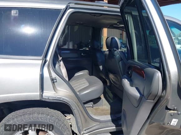 ✅ 2002 GMC Envoy SLT • VIN: 1GKDT13S722314641 • Lot: 42923683. Listed on IAAI with 141,107 mi. Free auction sales archive from the USA and detailed vehicle history report at DreamBid. Image 8.