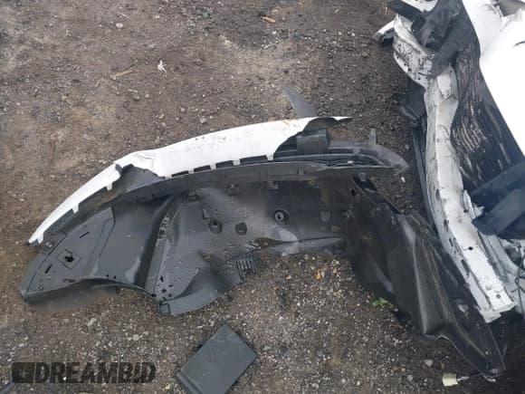 ✅ 2016 Dodge Charger R/T • VIN: 2C3CDXCT2GH129707 • Lot: 42152261. Wystawiony na IAAI z przebiegiem 130 609 mil. Bezpłatny archiwum sprzedaży aukcyjnych z USA i szczegółowy raport historii pojazdu na DreamBid. Zdjęcie 12.