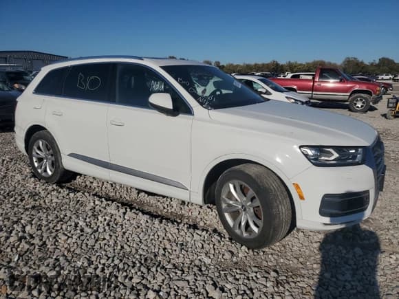 ✅ 2017 Audi Q7 Premium • VIN: WA1AHAF79HD043001 • Lot: 91031795. Wystawiony na Copart z przebiegiem Nie podano. Bezpłatny archiwum sprzedaży aukcyjnych z USA i szczegółowy raport historii pojazdu na DreamBid. Zdjęcie 4.