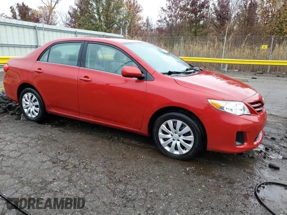 ✅ 2013 Toyota Corolla L • VIN: 2T1BU4EE2DC076131 • Lot: 90535265. Listed on Copart with 32,728 mi. Free auction sales archive from the USA and detailed vehicle history report at DreamBid. Image 4.
