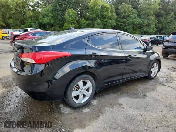 ✅ 2013 Hyundai Elantra GLS • VIN: 5NPDH4AE9DH243004 • Lot: 83972185. Wystawiony na Copart z przebiegiem 54 218 mil mil. Skorzystaj z bezpłatnego archiwum sprzedaży aukcyjnych z USA i zobacz szczegółowy raport historii pojazdu na DreamBid. Zdjęcie 3.