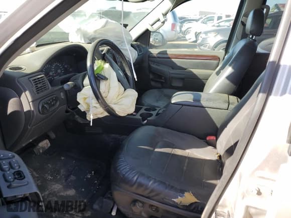 ✅ 2004 Ford Explorer Limited • VIN: 1FMDU75K54UA36401 • Lot: 71855834. Wystawiony na Copart z przebiegiem 236 547 mil. Bezpłatny archiwum sprzedaży aukcyjnych z USA i szczegółowy raport historii pojazdu na DreamBid. Zdjęcie 7.